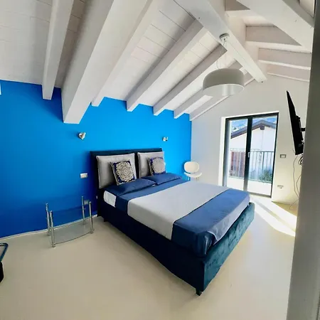 Floor Design Apt, 3bd, 2bt! Apartment Colico