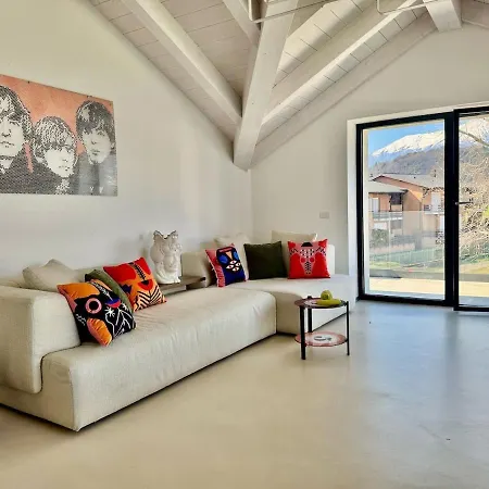 Floor Design Apt, 3bd, 2bt! Apartment Colico