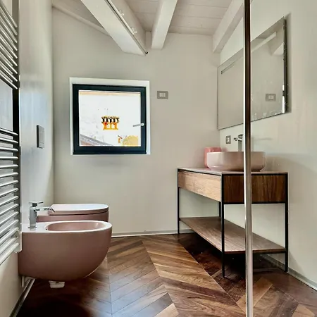 Floor Design Apt, 3bd, 2bt! *