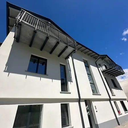 Floor Design Apt, 3bd, 2bt! * Colico