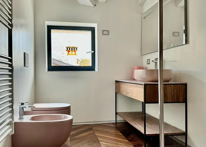 Floor Design Apt, 3bd, 2bt! *