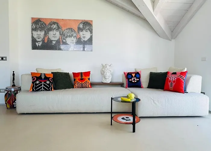 Floor Design Apt, 3bd, 2bt! * קוליקו